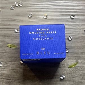 R+Co Proper Molding Paste - Bleu
